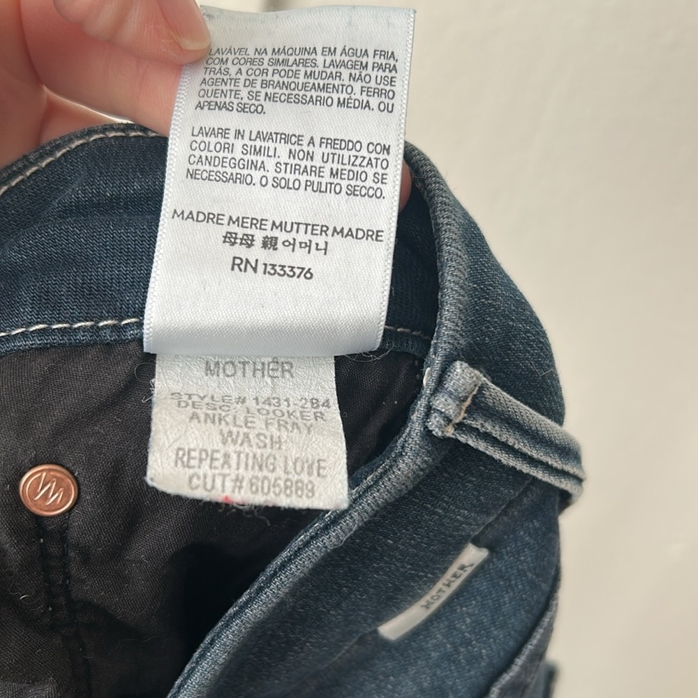 MOTHER The Looker Ankle Fray Repeating Love Wash Size 4 - Picture 11 of 11